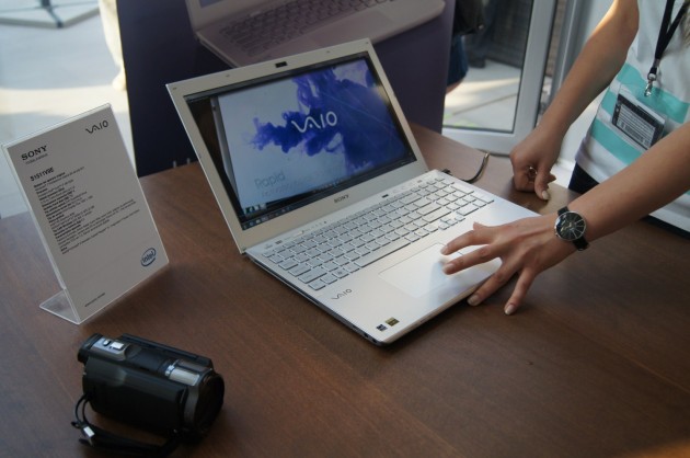 Sony-VAIO-15-1