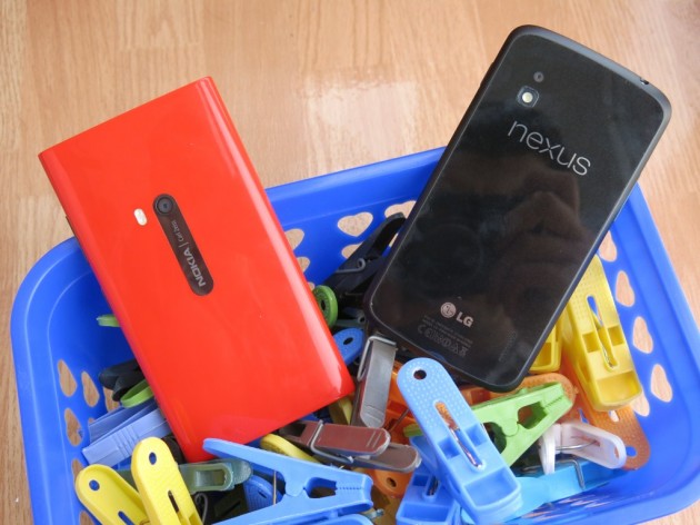 Nokia-Lumia-920-vs-LG-Nexus-4 (4)