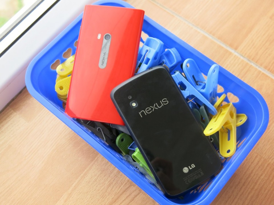 Nokia-Lumia-920-vs-LG-Nexus-4 (7)