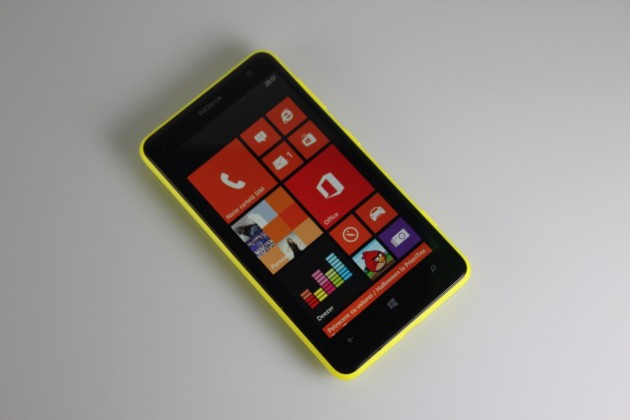 Nokia-Lumia-625-Gadget (9)