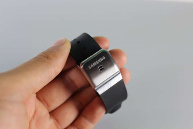 Samsung-GALAXY-Gear-Gadget (2)