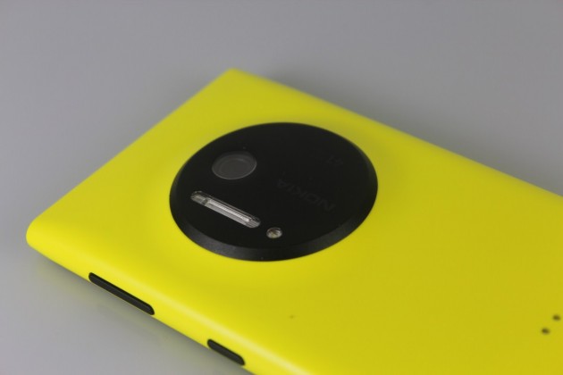 Nokia-Lumia-1020-Gadget (10)