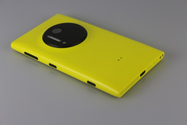 Nokia-Lumia-1020-Gadget (9)