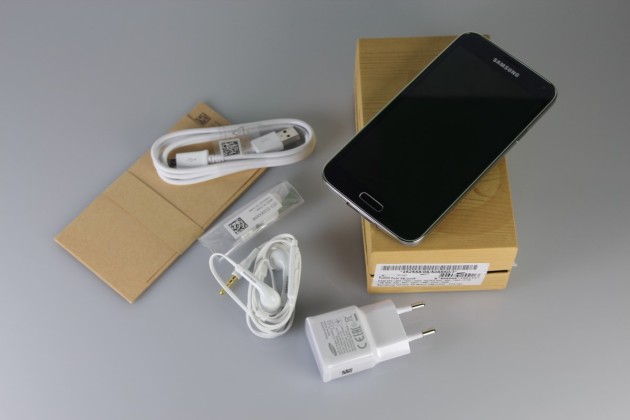 Unboxing-Samsung-GALAXY-S5 (7)