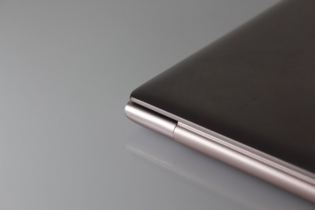 ASUS-Zenbook-UX303LN (12)