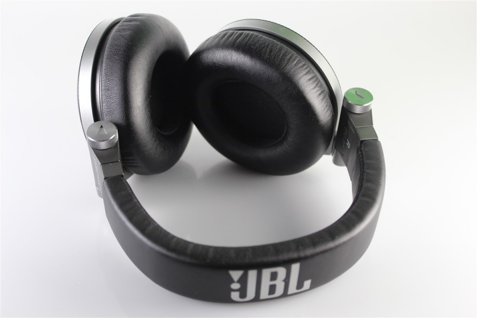 JBL-Synchros-E50BT (5)