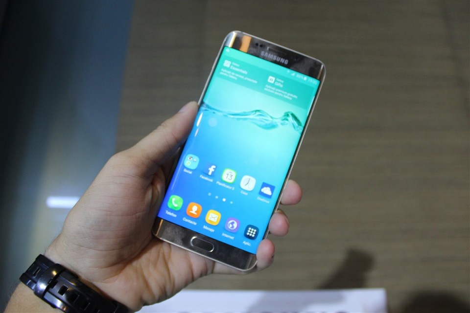 Samsung-GALAXY-S6-Edge-Plus-Gadget-ro20