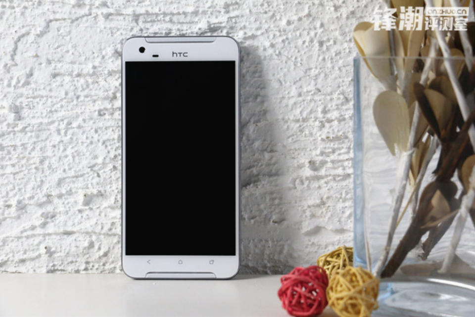 HTC One X9