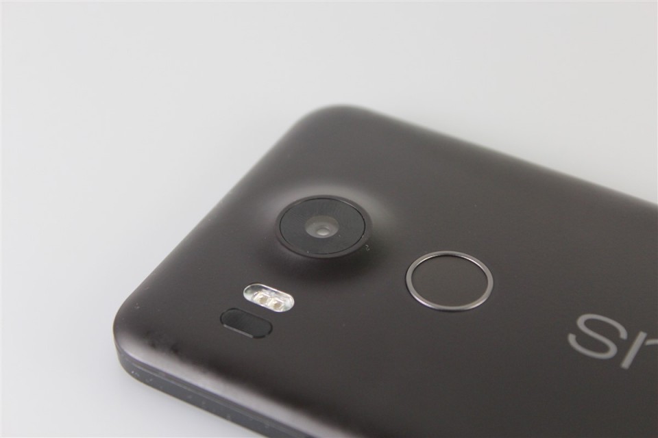 LG-Nexus-5X (5)