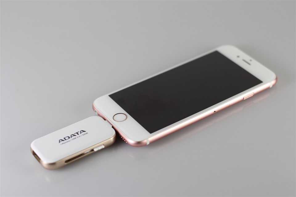 ADATA-i-Memory-32-GB (11)