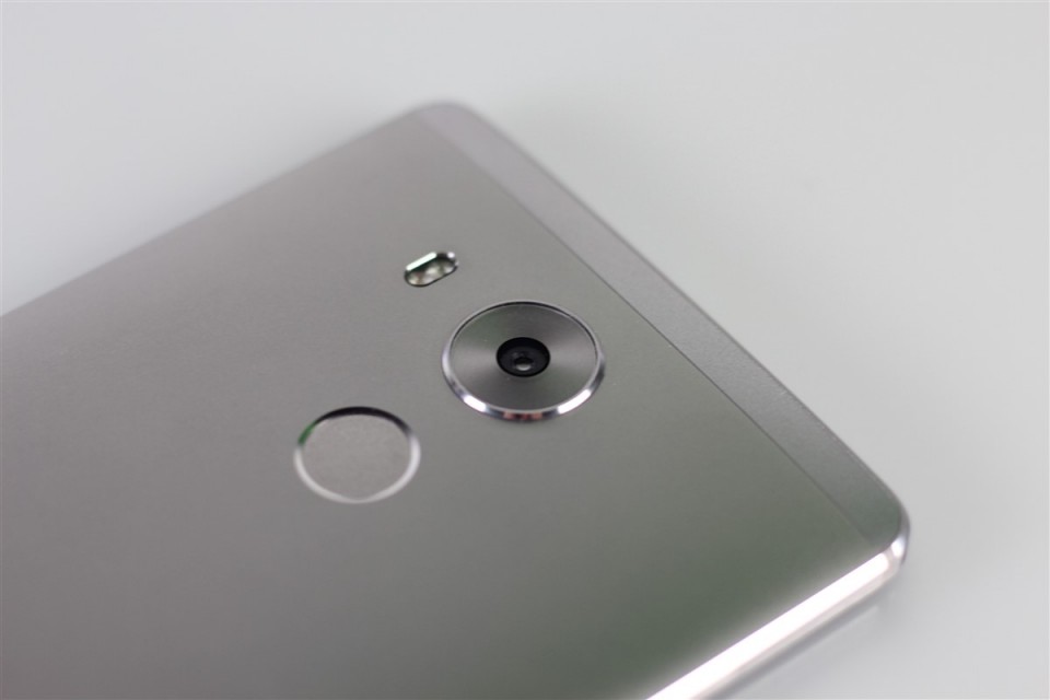 Huawei-Mate-8 (6)