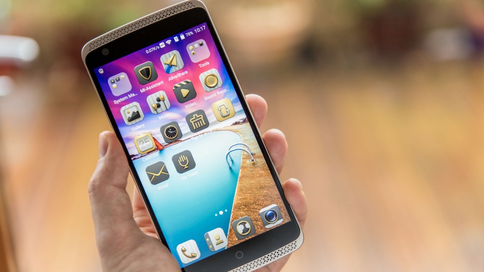 ZTE Axon Elite 5