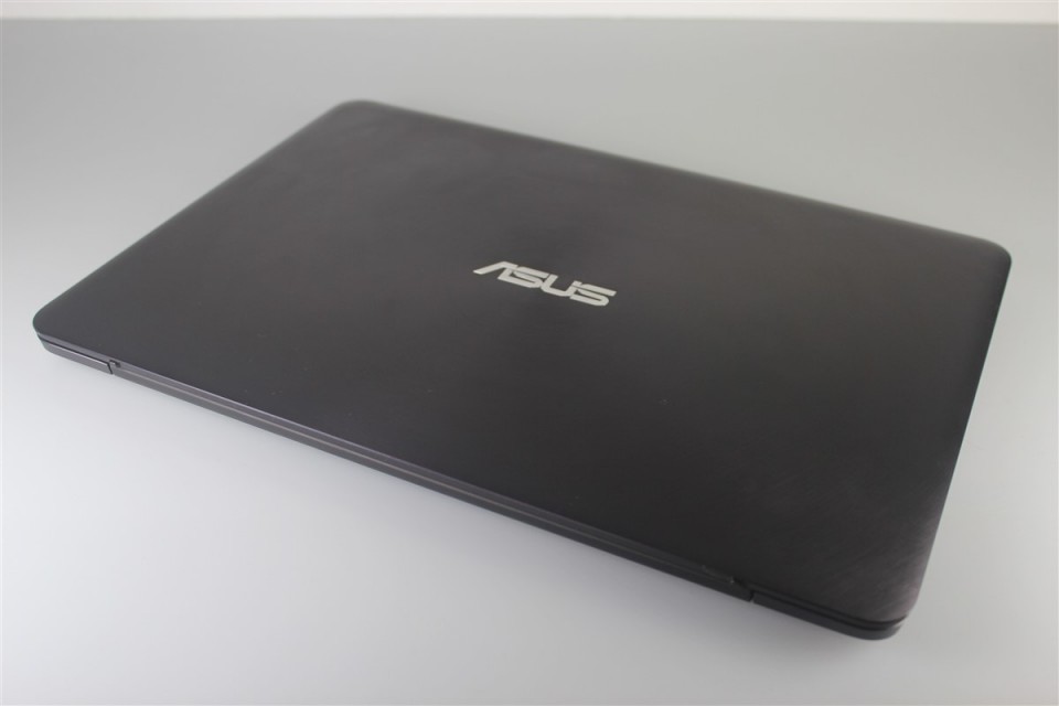 ASUS-Zenbook-UX305-cu-Intel-Skylake (2)