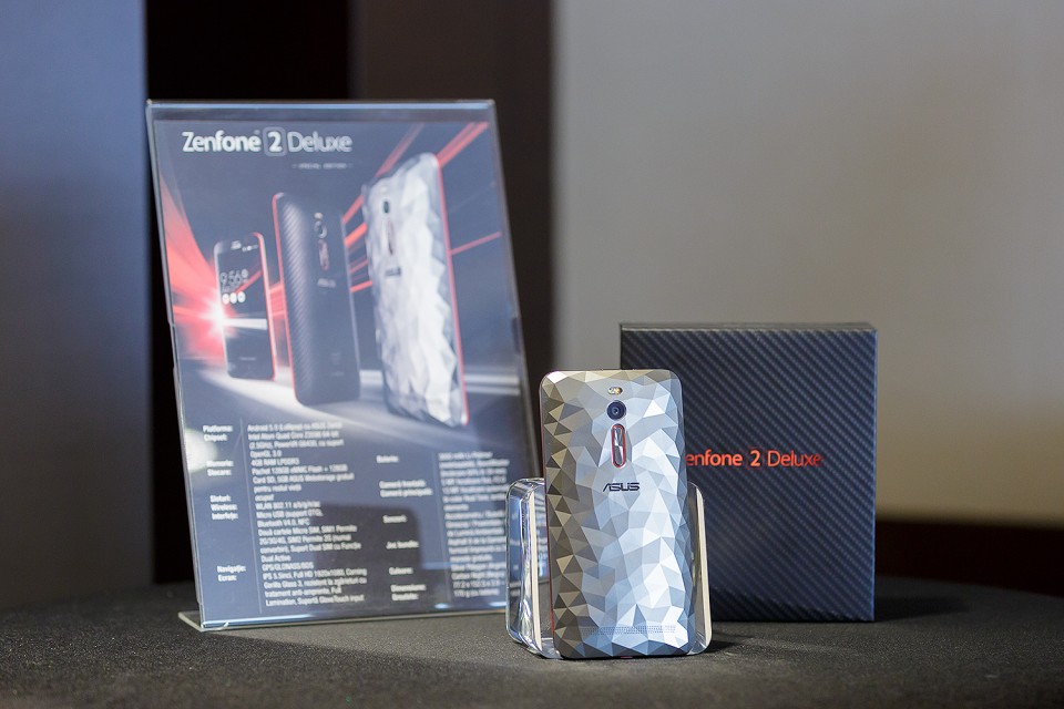 ASUS-Zenfone-2-Deluxe-Edition