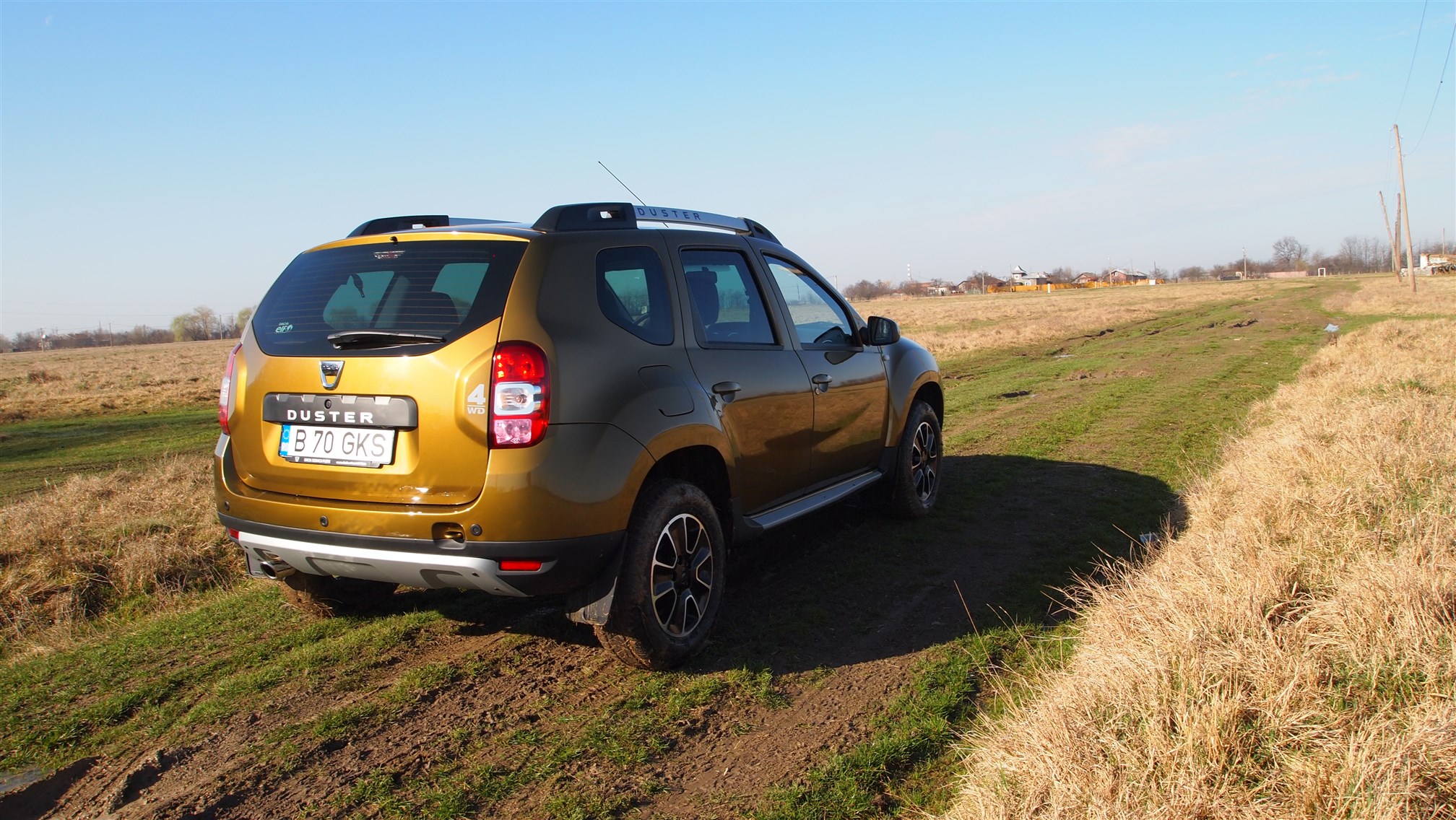 Dacia Duster Connected by Orange Exterior (7)