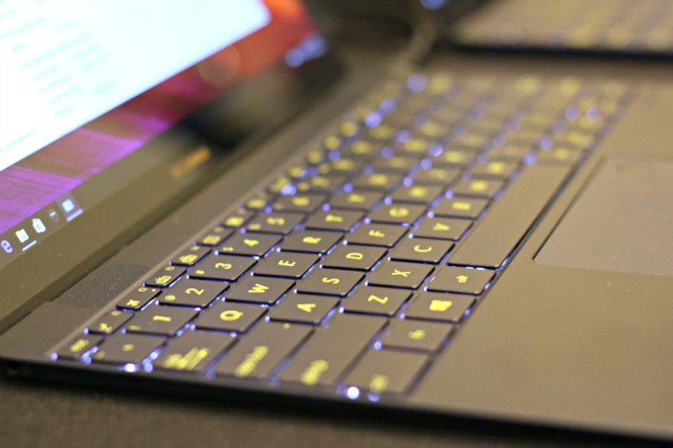 asus-zenbook-3-ux390-2