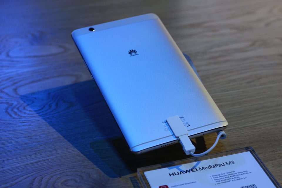 Huawei-MediaPad-M3 (4)