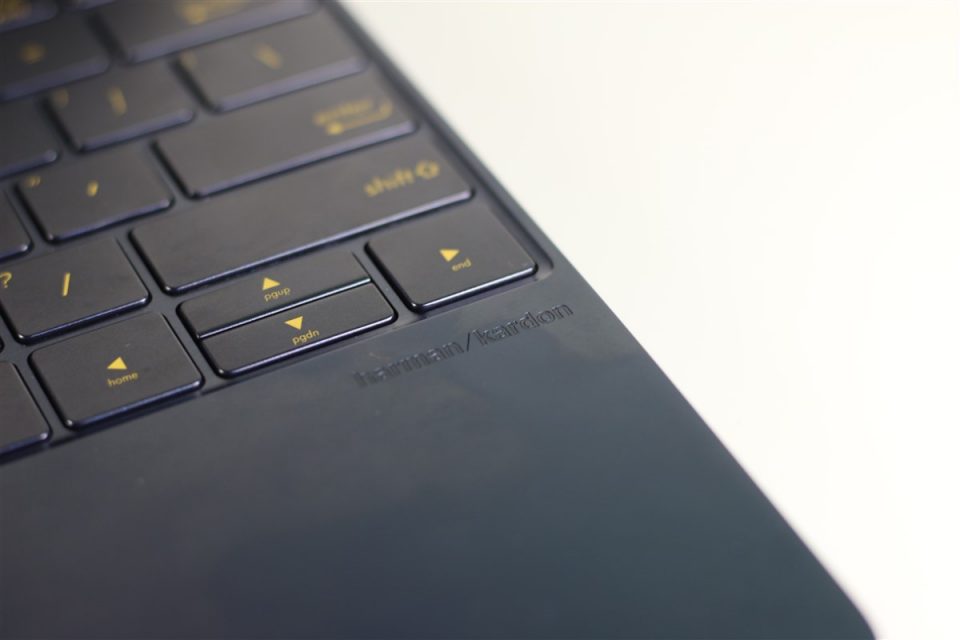 asus-zenbook-ux390-11