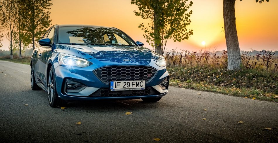https://www.gadget.ro/wp-content/uploads/2019/12/Ford-Focus-ST-2019-2.3-EcoBoost-280-CP-M6-4-950x490.jpg